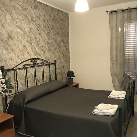 Rosy And Roby Bed and Breakfast Gasponi Exteriör bild