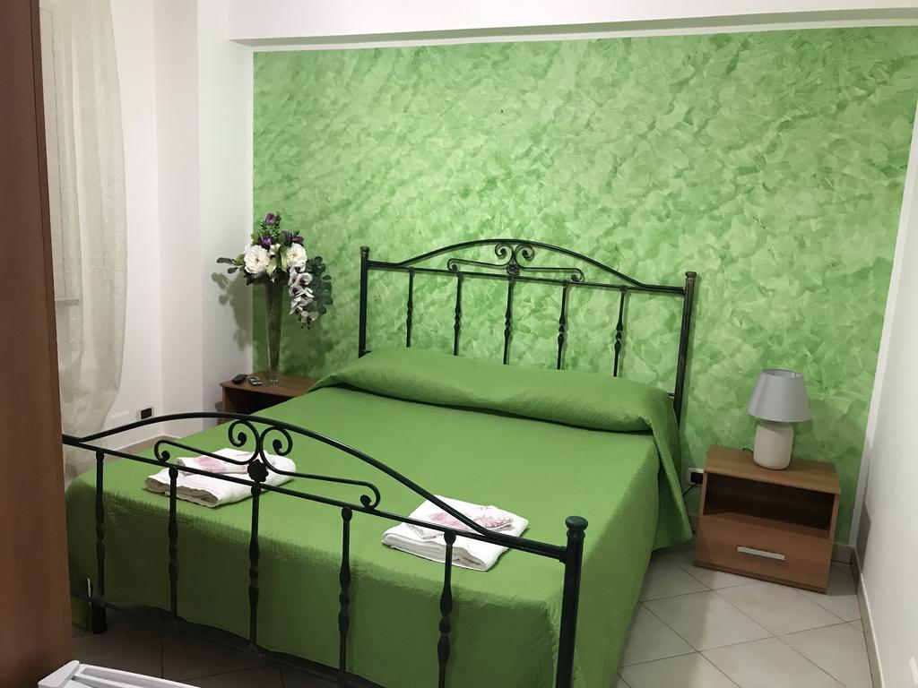 Rosy And Roby Bed and Breakfast Gasponi Exteriör bild